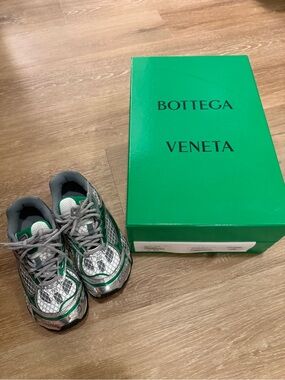 Bottega Veneta Orbit Sneaker Women’s Made In Italy Size 36 Silver/Parakeet/White